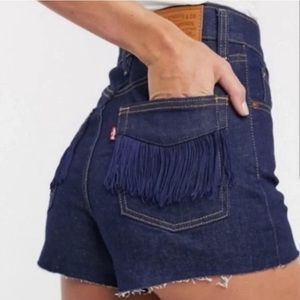 Levi’s Premium Ribcage Short Fringe Pocket Button Fly Dark Wash Western Size 29